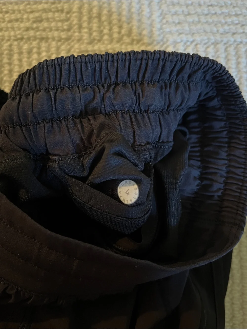 Lululemon hotty hot short 2.5 inch, size 4